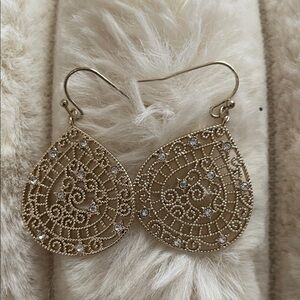 Elegant Gold Filigree Earrings